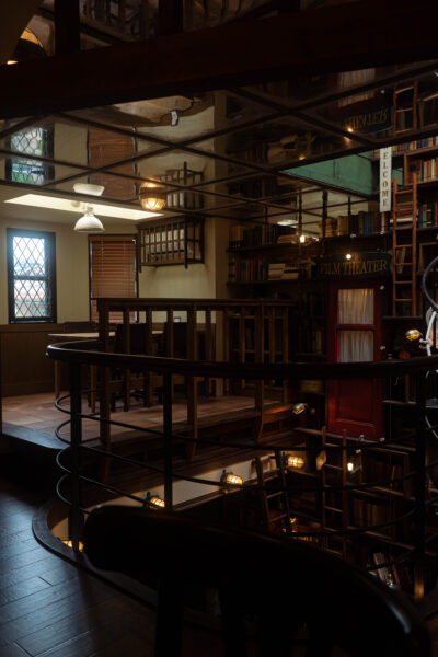 見上げる家-2